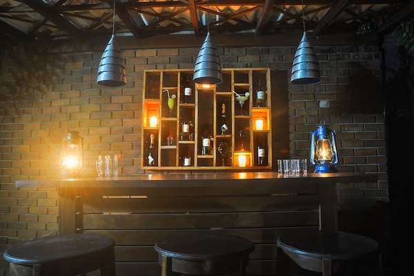 Bar junto a la piscina