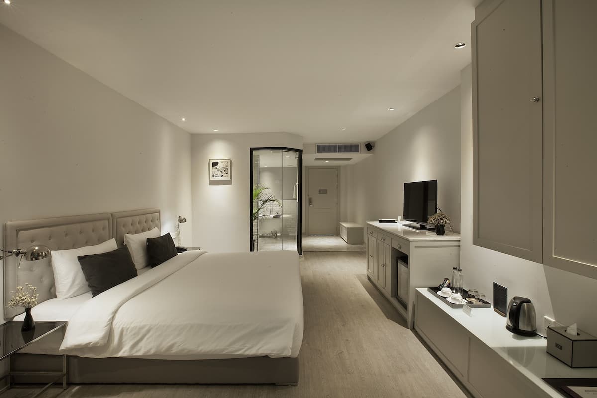 Hochwertige Bettwaren, Minibar, Zimmersafe, Schreibtisch