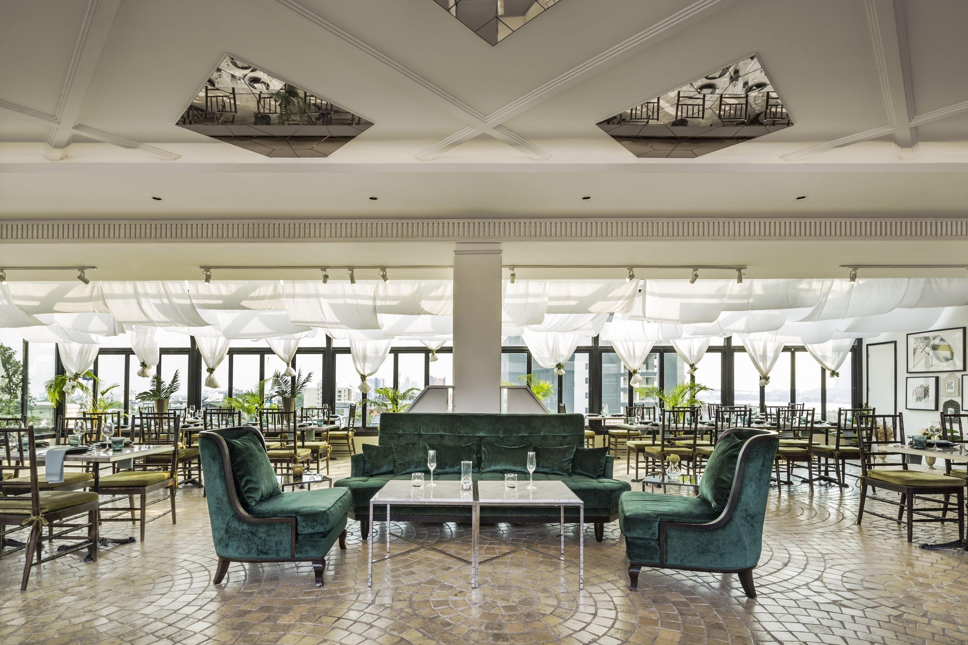 Daily continental breakfast (THB 341.33 per person)