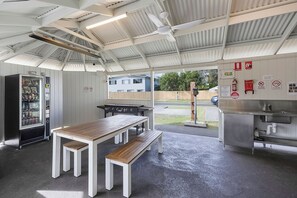 BBQ/picnic Area - Reflections Ballina - Holiday Park (Ballina)
