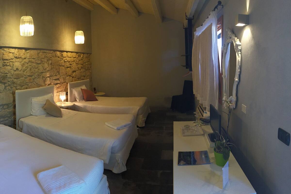Quarto casal clássico, 1 quarto | Roupas de cama premium, frigobar, quartos à prova de som