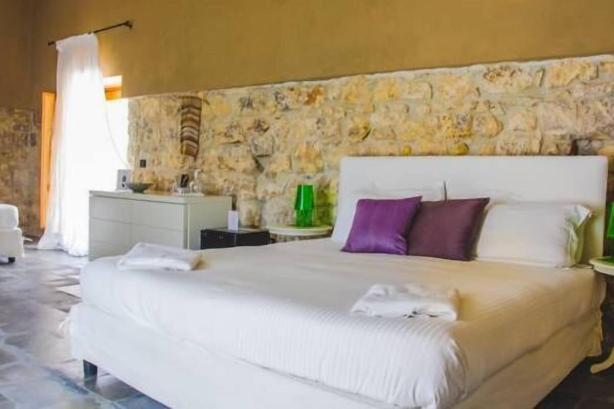 Quarto casal superior, 1 quarto | Roupas de cama premium, frigobar, quartos à prova de som
