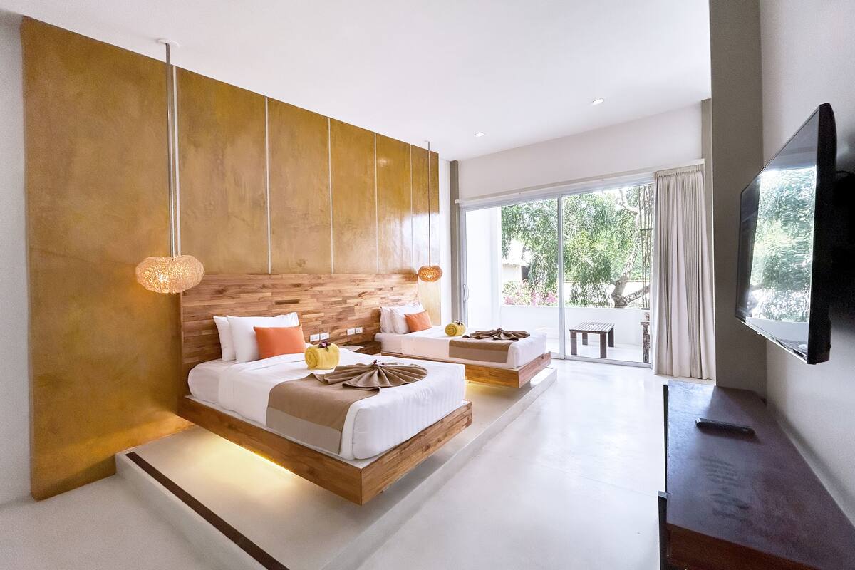 junior suite - twin | 1 bedroom, minibar, in-room safe, individually decorated