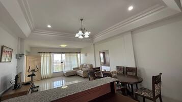 Superior Studio Suite, 1 Bedroom | Desk, blackout curtains, soundproofing, free WiFi