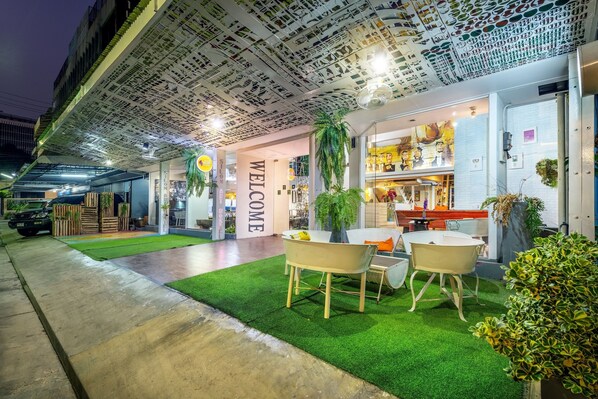 Coin salon dans le hall