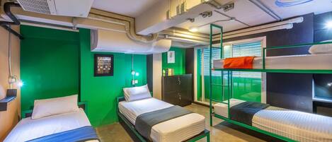 In-room safe, free WiFi