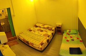 Chambre Triple Standard (1 Queen Bed & 1 Single Mattress )