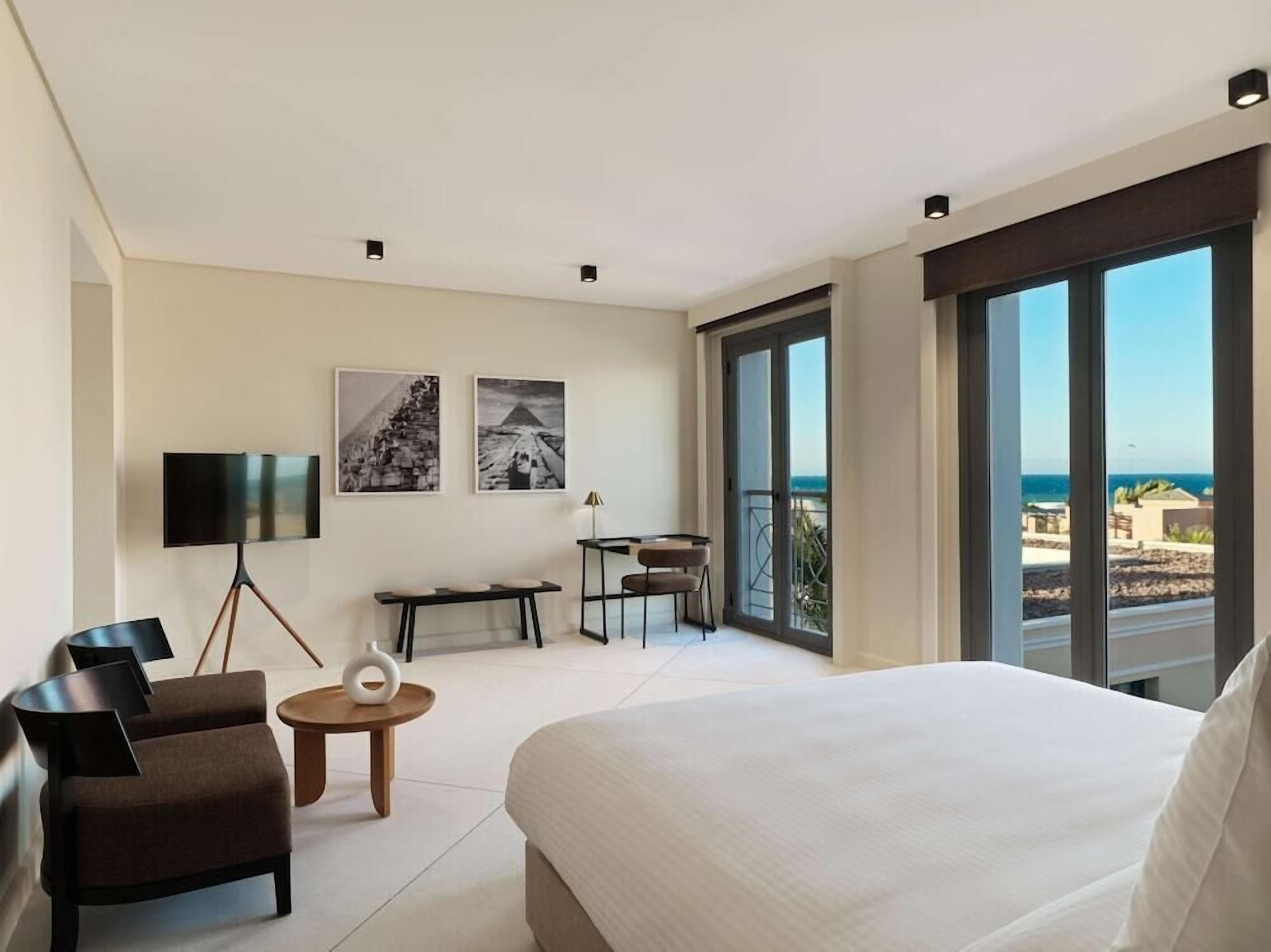 Premium bedding, minibar, in-room safe, desk