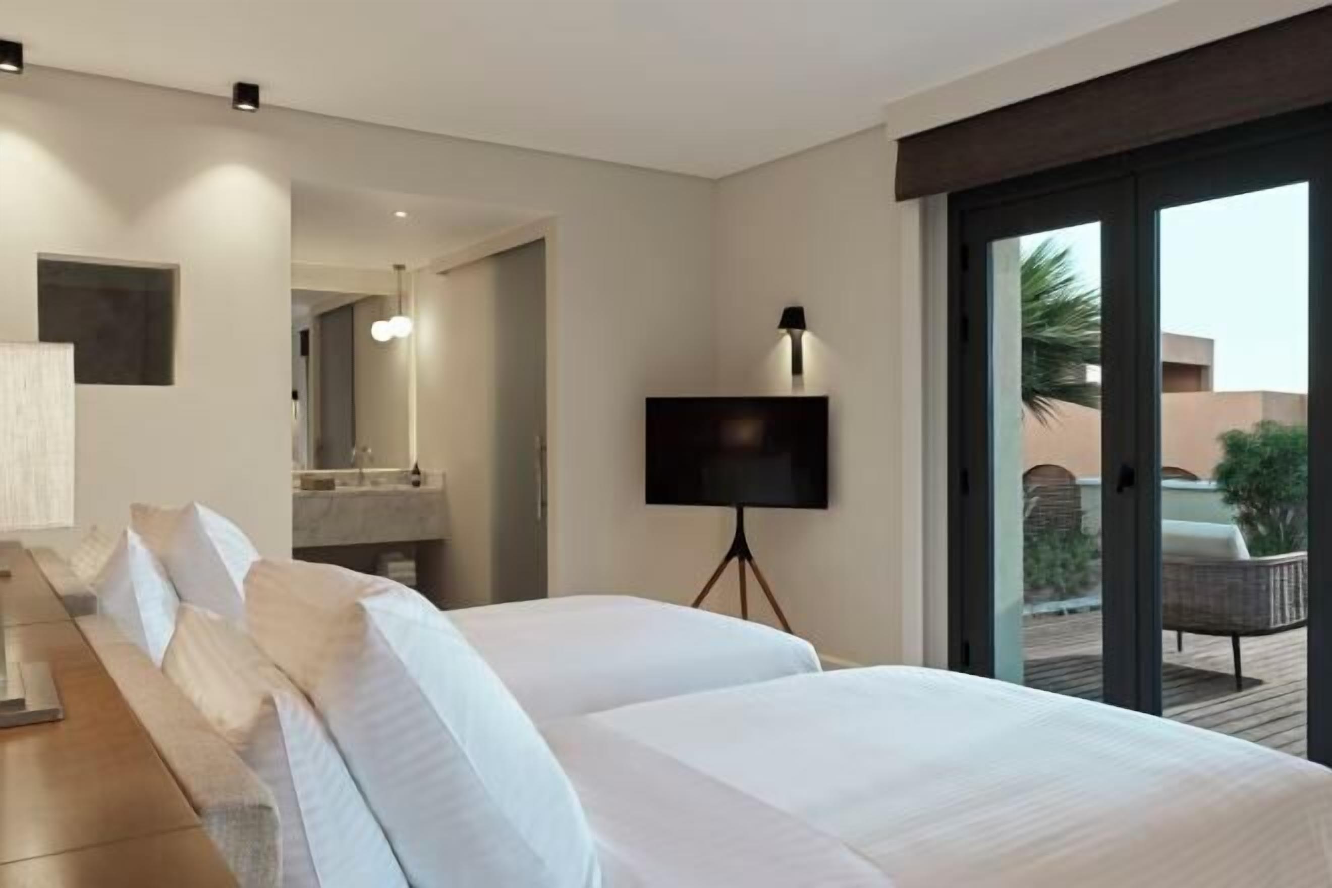 Premium bedding, minibar, in-room safe, desk