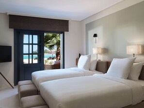 Premium Beach Front Terrace | 高級寝具、ミニバー、セーフティボックス (室内)、デスク