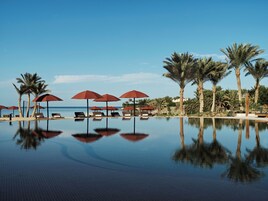 2 piscinas al aire libre, cabañas de piscina gratuitas