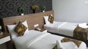 In-room safe, desk, free WiFi, wheelchair access