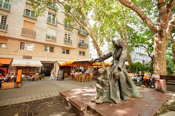 ด้านหน้าที่พัก