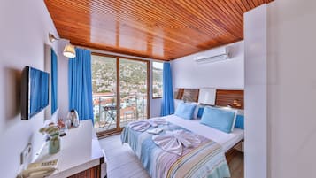 Egyptian cotton sheets, premium bedding, minibar, in-room safe