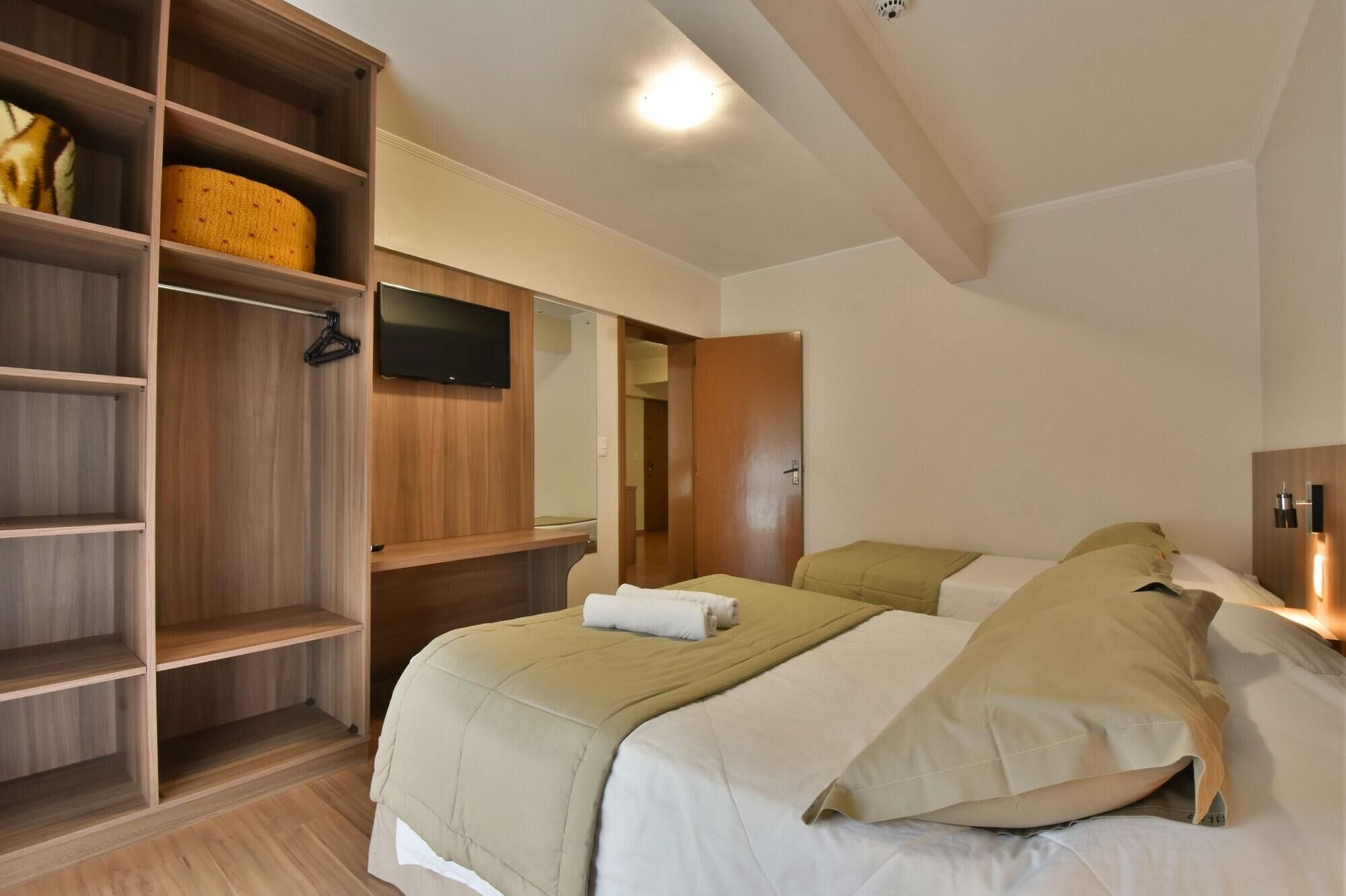 Minibar, free WiFi