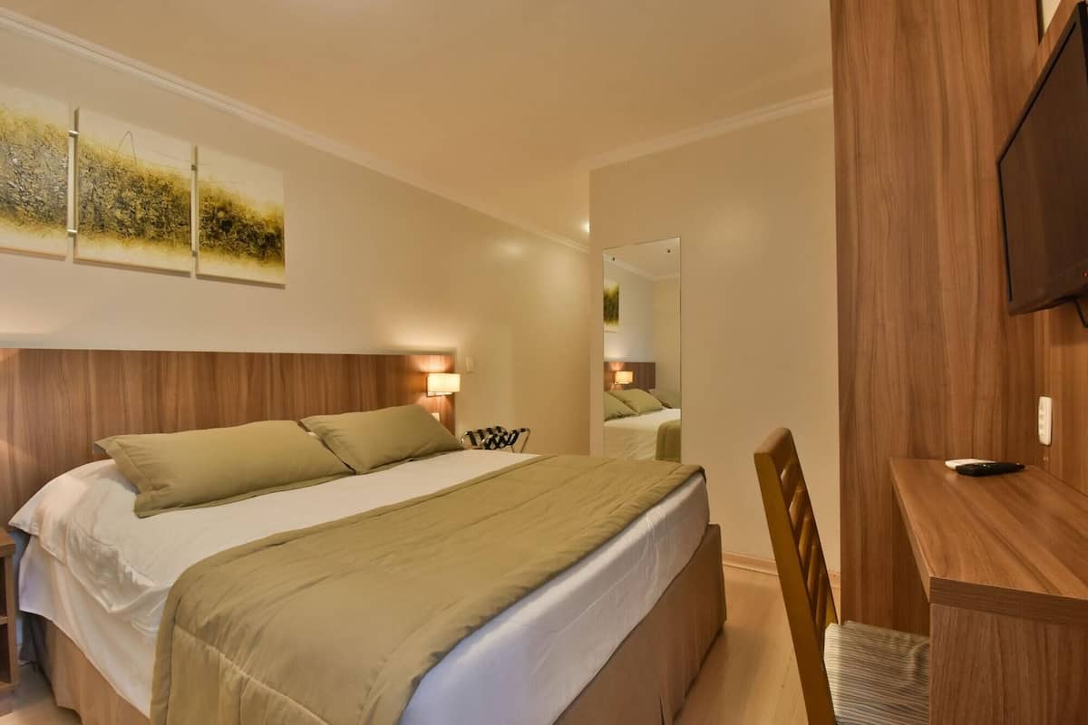 Minibar, WiFi (free)