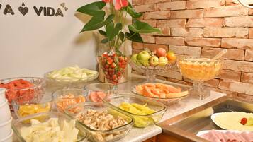 Free daily buffet breakfast