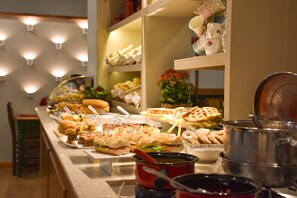 Petit déjeuner buffet compris tous les jours