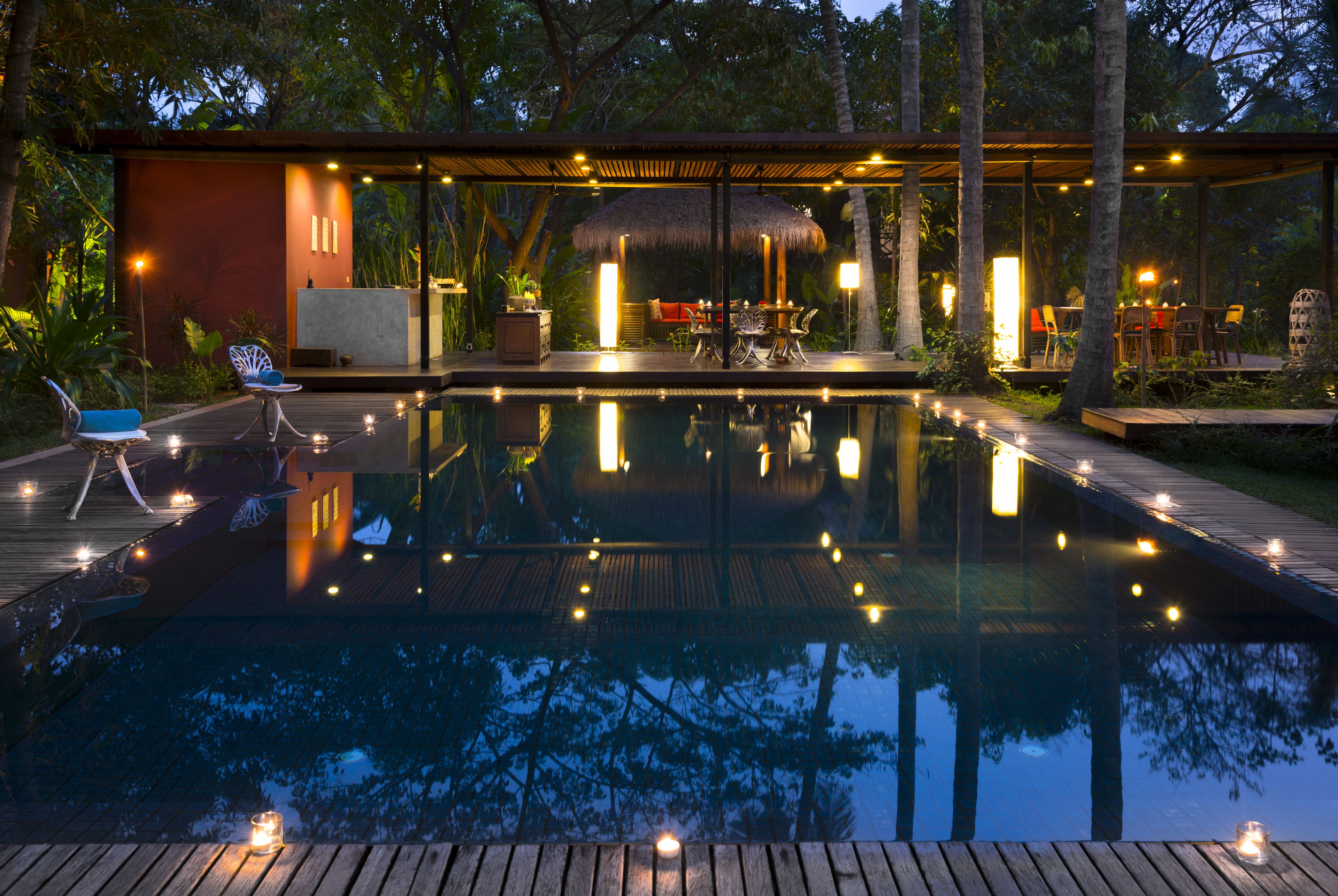 outdoor pool, pool loungers