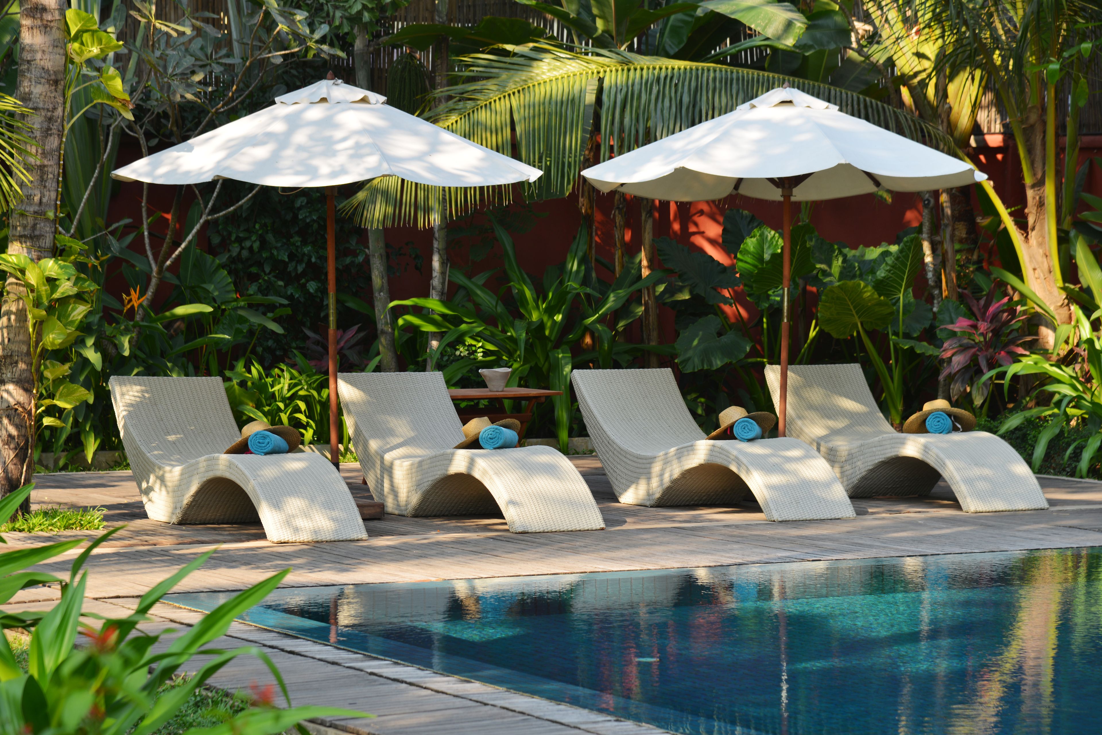 Outdoor pool, pool loungers