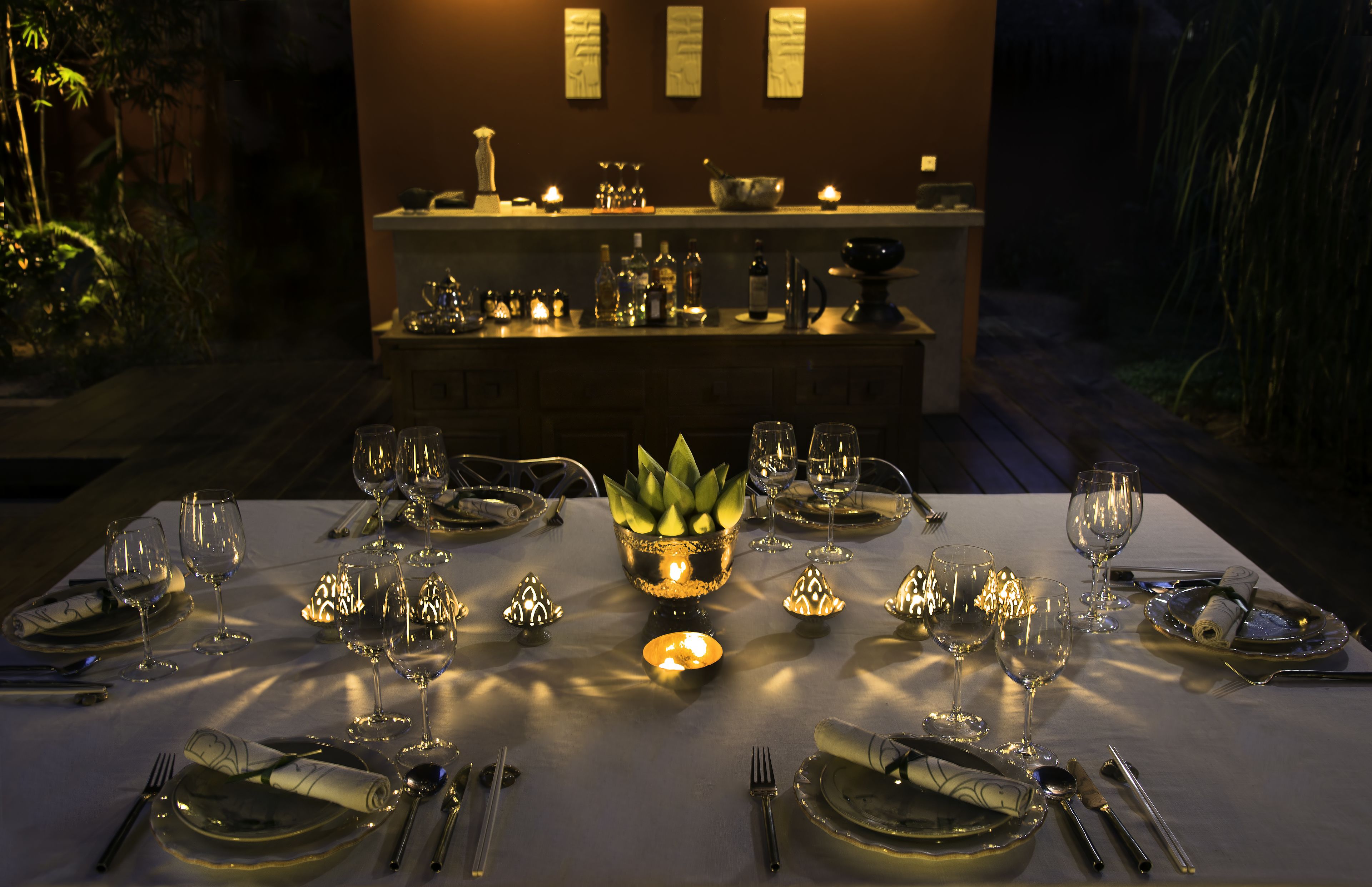 breakfast, lunch, dinner served; international cuisine, pool views