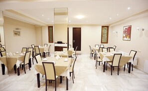 Breakfast, lunch, dinner served; Regional cuisine  - Hotel GNG (Tbilisi)