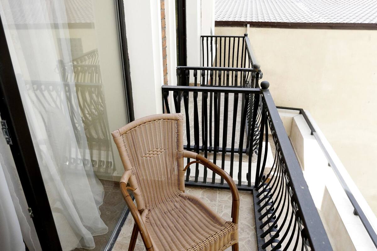 Minibar, in-room safe, iron/ironing board, free WiFi