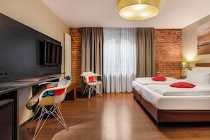 1 quarto, roupas de cama antialérgicas, frigobar, cofres nos quartos