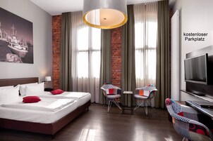 Comfort Double Room | Hypo-allergenic bedding, minibar, in-room safe, desk