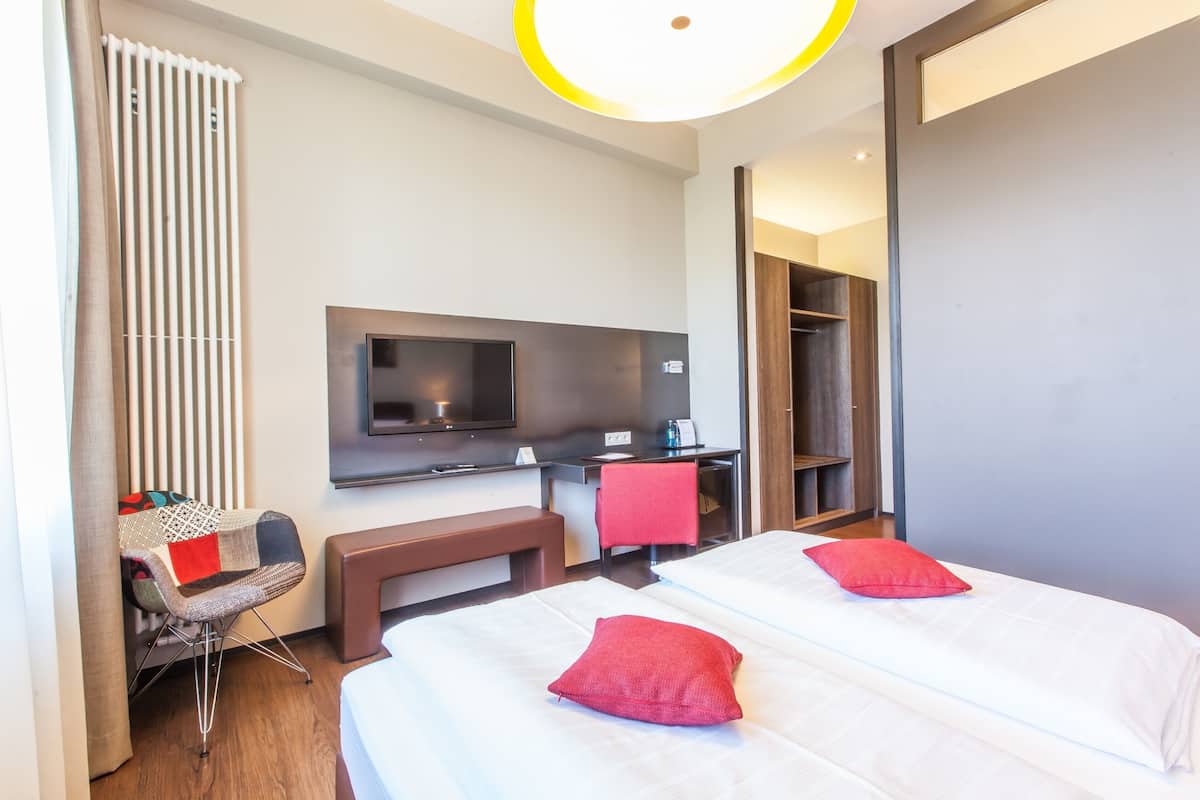 1 quarto, roupas de cama antialérgicas, frigobar, cofres nos quartos