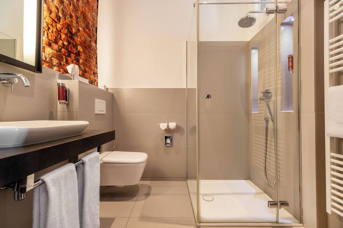 Ropa de cama hipoalergénica y minibar