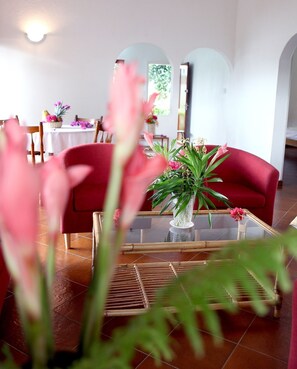 Premium bedding, in-room safe, individually decorated - La Residence (Mahé Island)