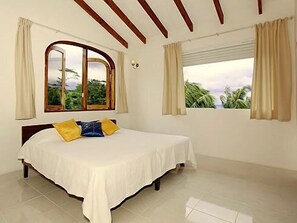 Premium bedding, in-room safe, individually decorated - La Residence (Mahé Island)