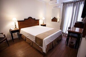 Minibar, escritorio, cunas gratuitas y wifi gratis 