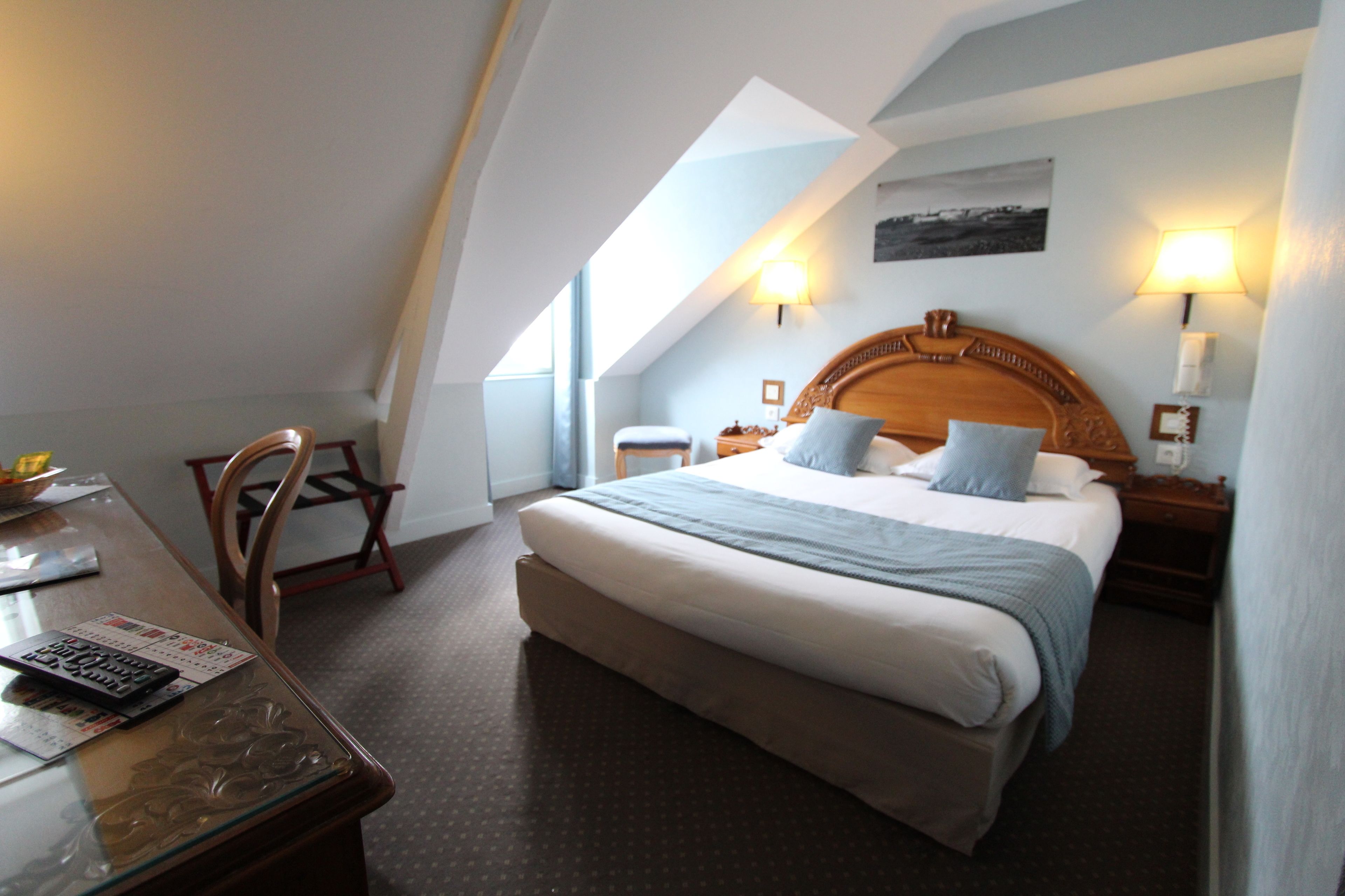 舒適雙人房, 1 張加大雙人床