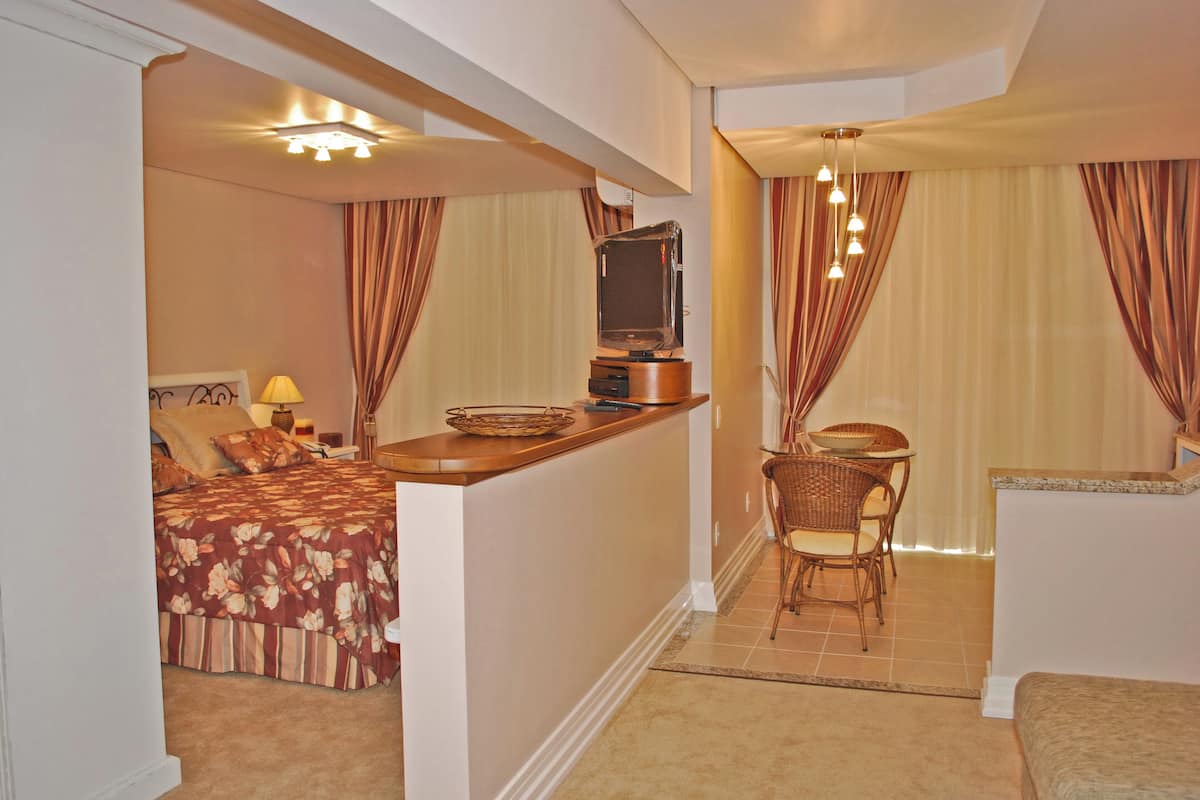1 bedroom, minibar, in-room safe, desk