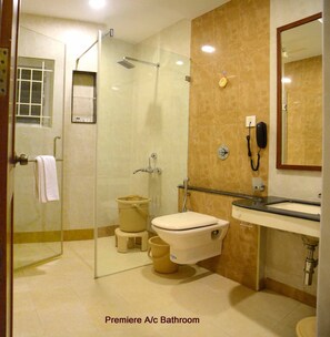 Shower, free toiletries