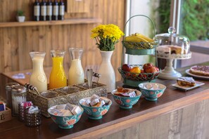 Daily continental breakfast for a fee - Puerto Limon Hostel (Buenos Aires)