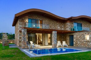 Villa, 2 Bedrooms | Courtyard view