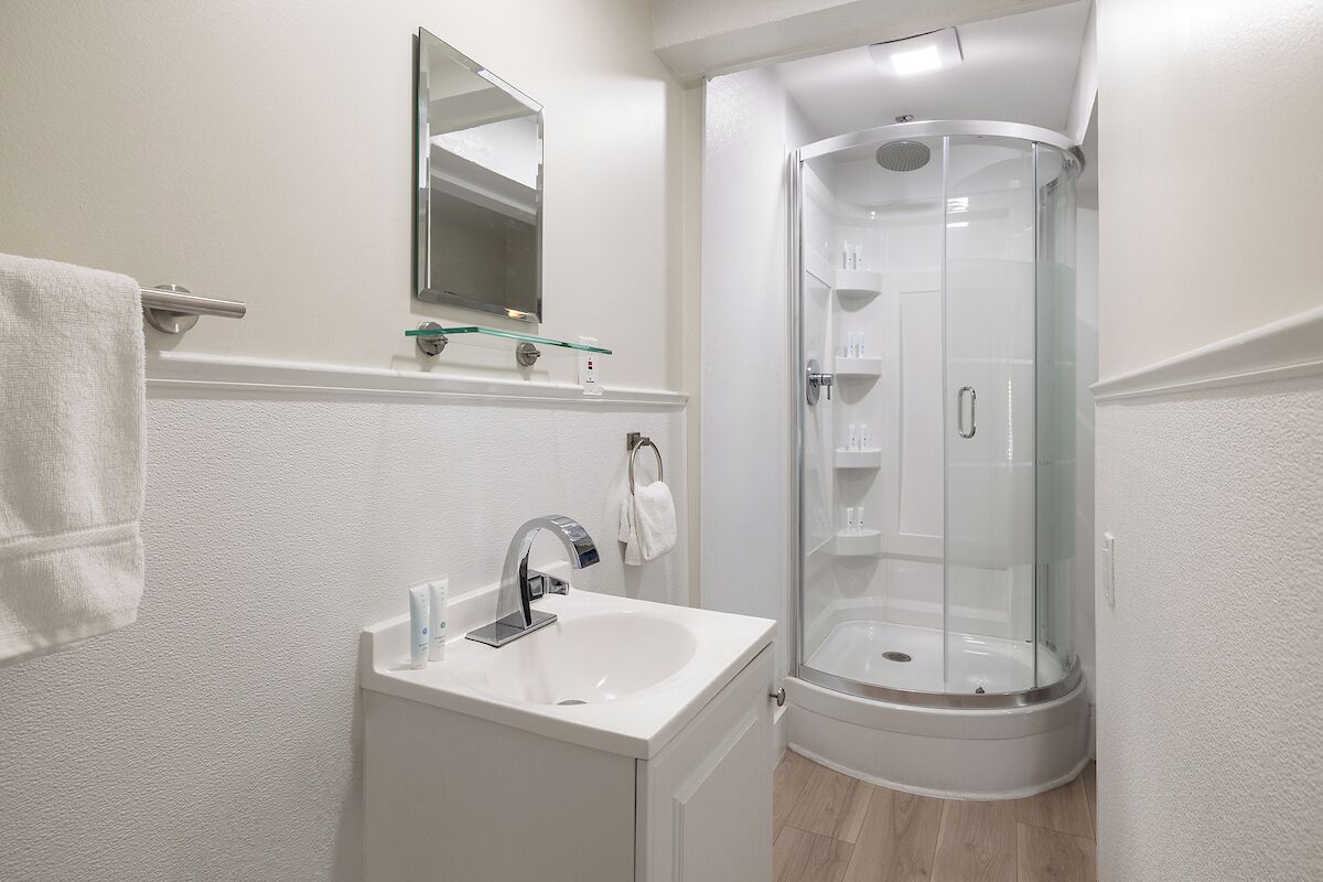 Studio Suite | Bathroom