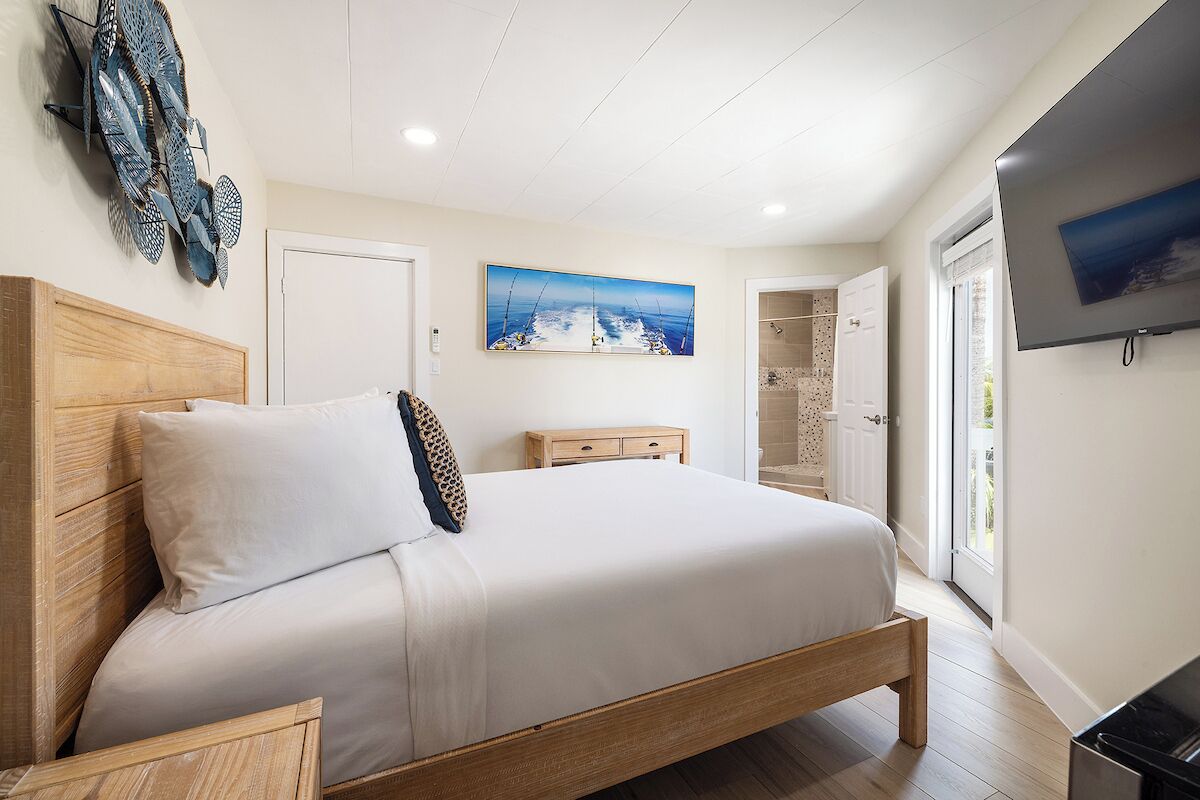 WiFi (free), bed sheets