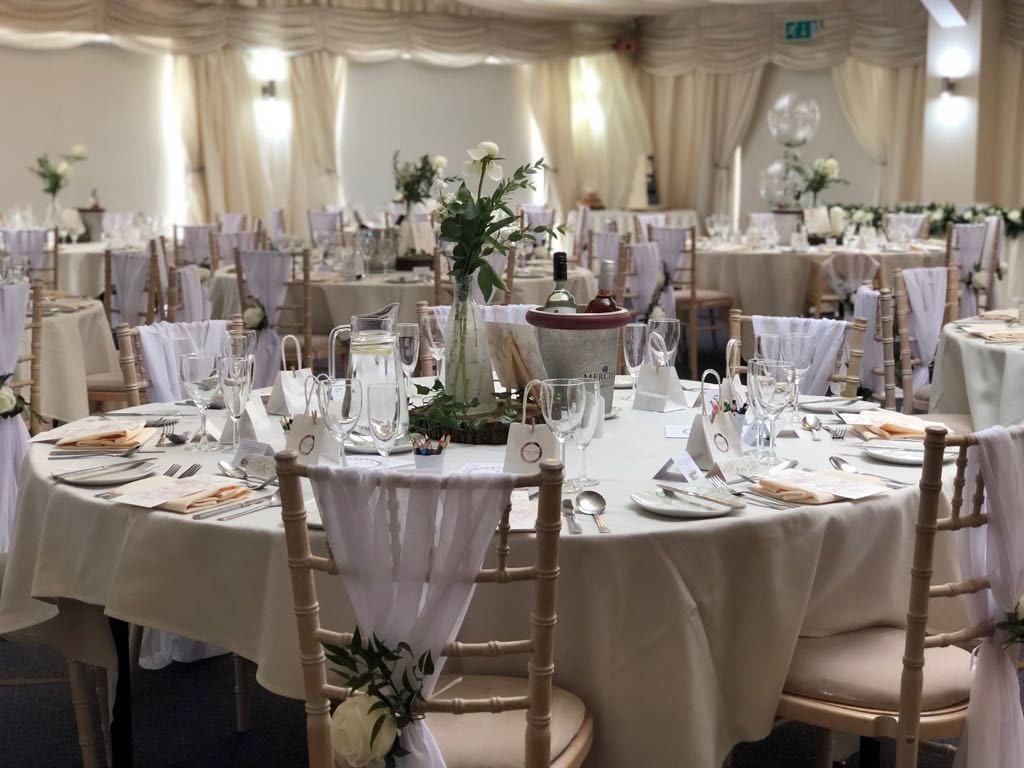 زفاف داخل الفندق