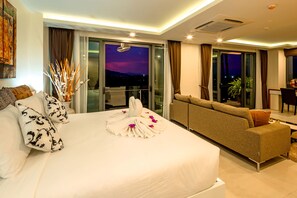 Minibar, in-room safe, desk, blackout drapes - At The Tree Phuket (Rawai)