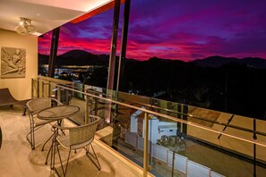 1 Bedroom Balcony | Minibar, coffre-fort, bureau, rideaux d’obscurcissement