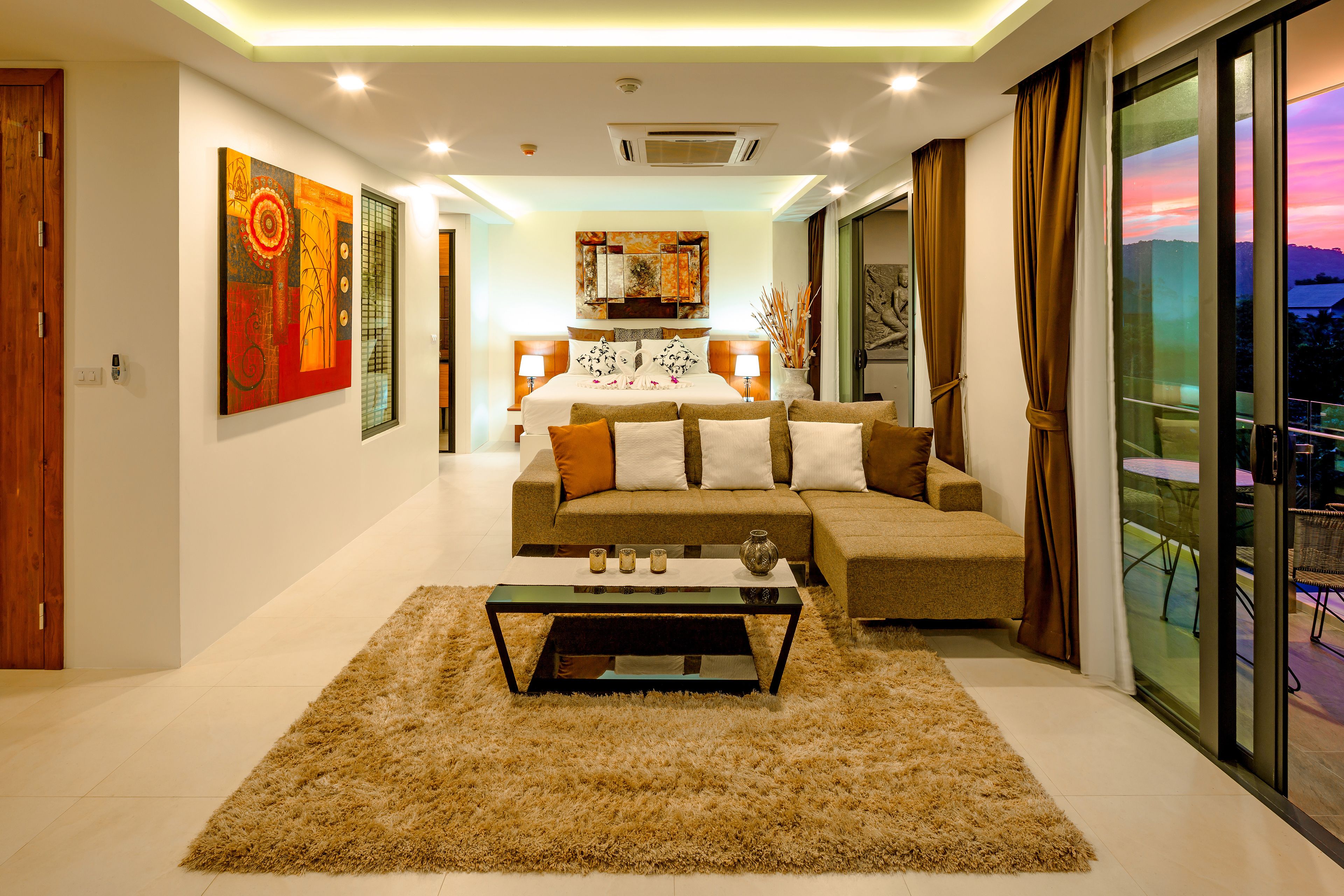 1 bedroom balcony | minibar, in-room safe, desk, blackout curtains