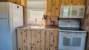 Comfort Cottage, 1 Bedroom | Private kitchen | Full-size fridge, microwave, coffee/tea maker, electric kettle