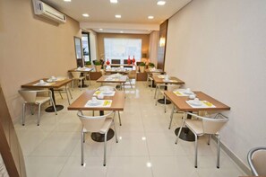 Desayuno continental incluido todos los días