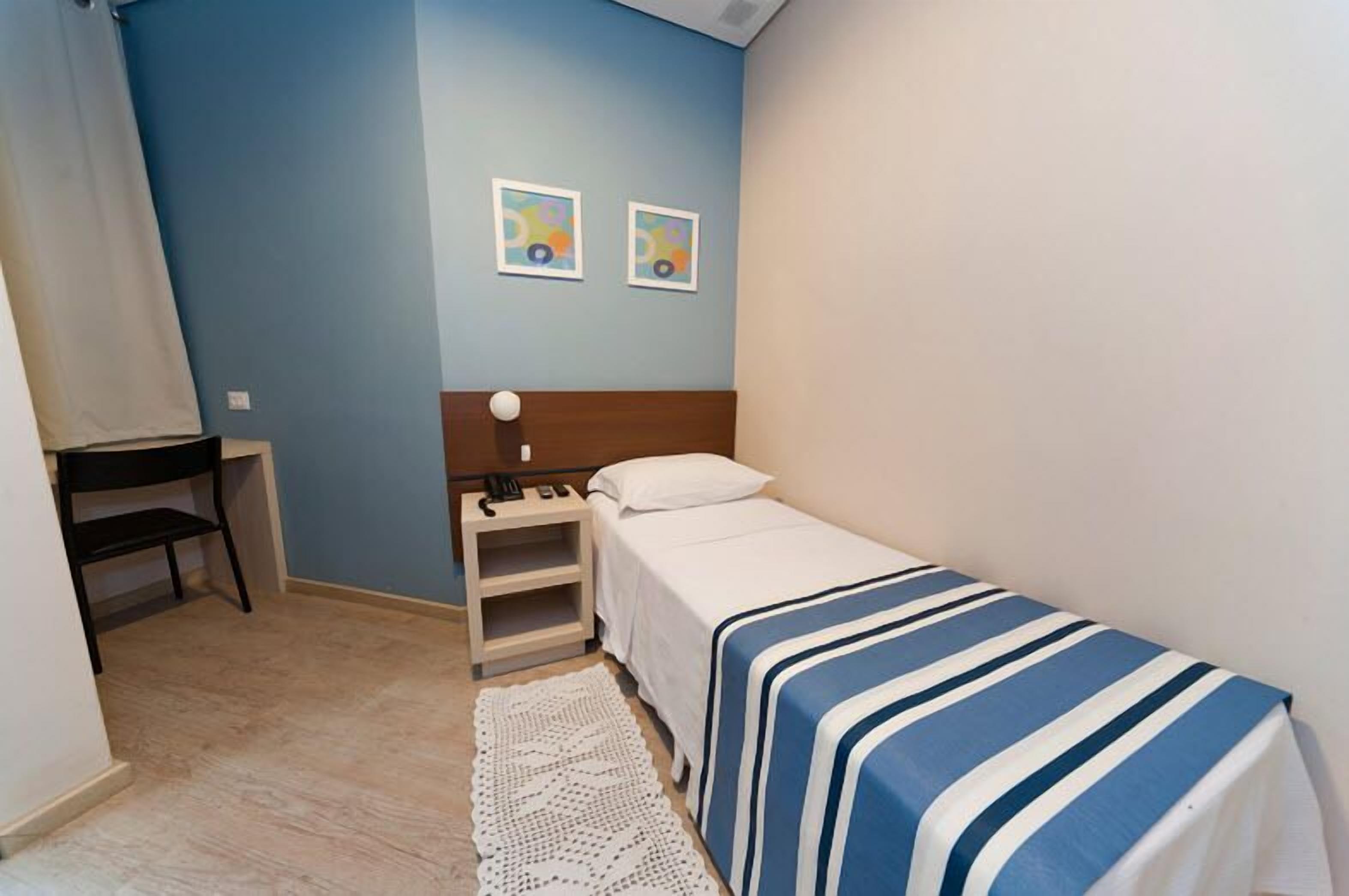 family triple room | desk, free wifi, bed sheets