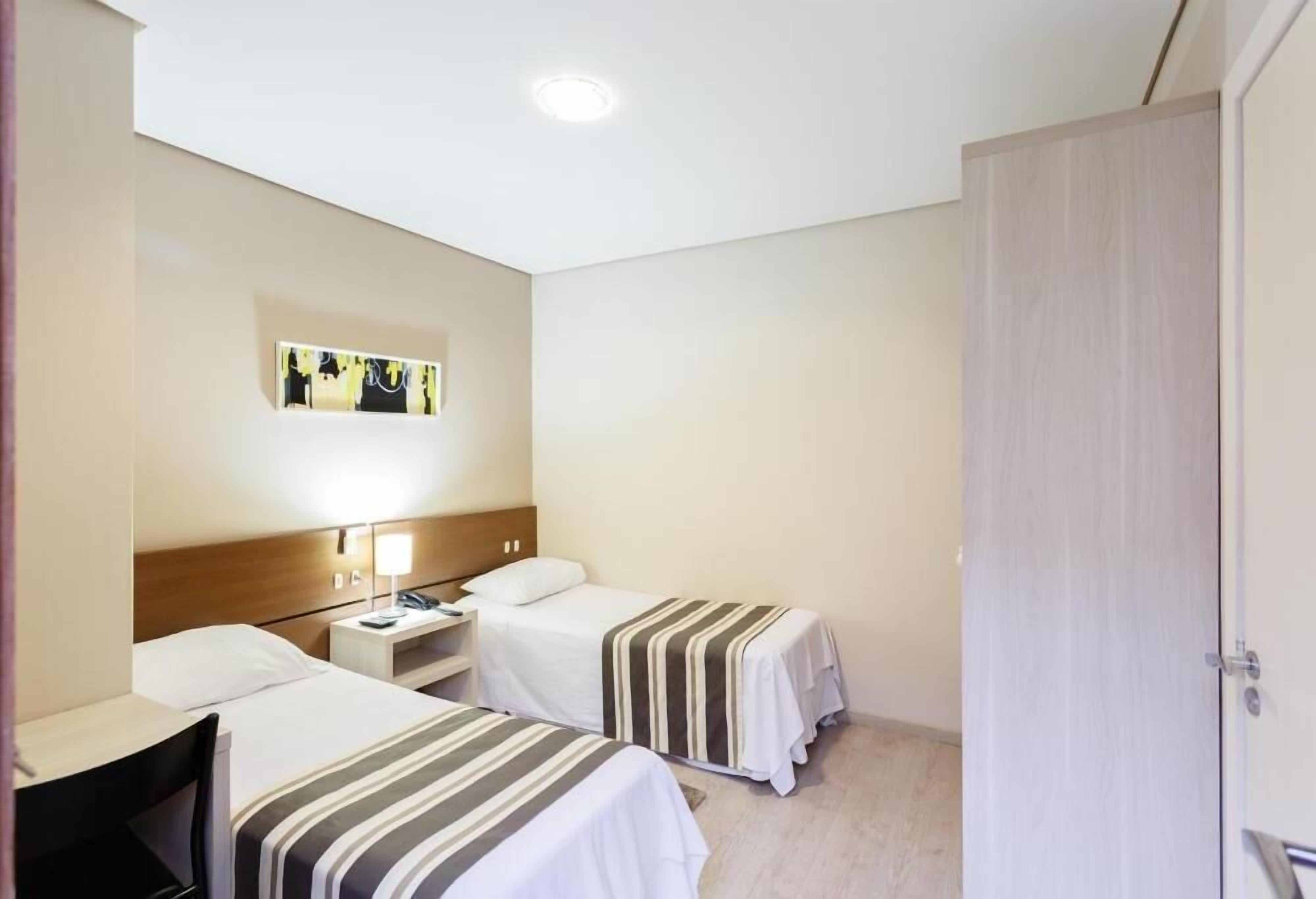 traditional twin room | desk, free wifi, bed sheets