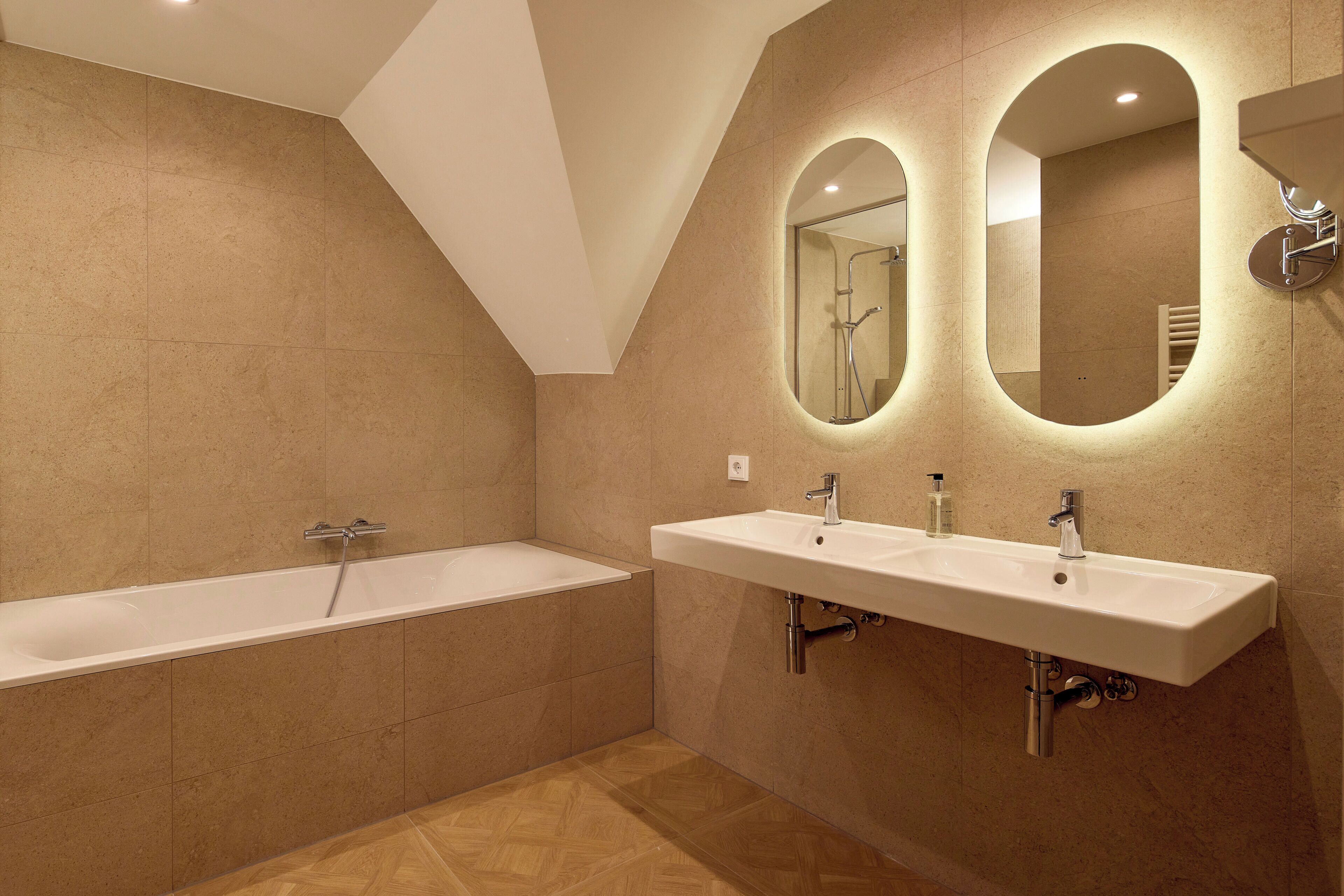 Suite, 1 King Bed | Bathroom | Designer toiletries, hair dryer, towels